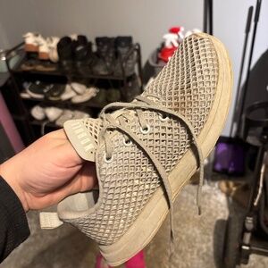 SIZE 8 NOBULL TRAINING SHOES